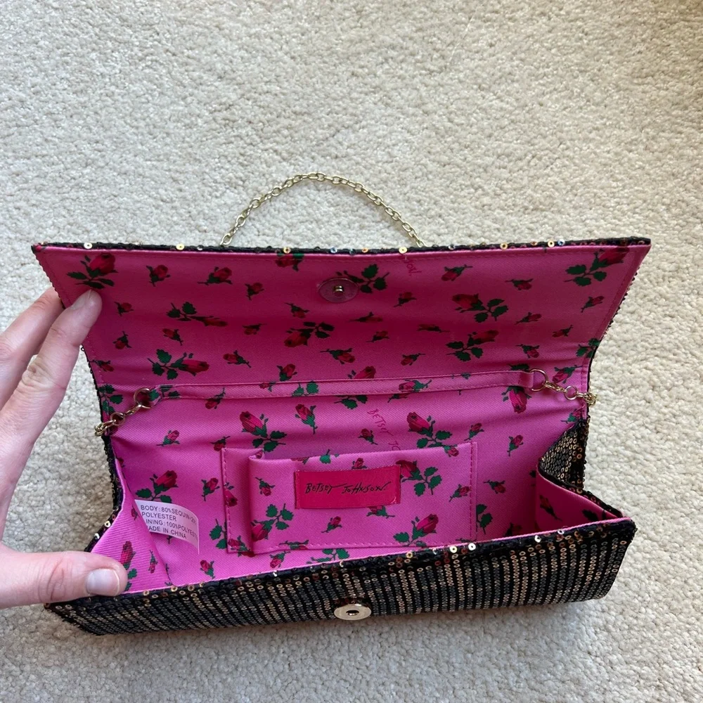 Betsey Johnson sequin animal print clutch with chain strap and a heart - Picture 2 of 3
